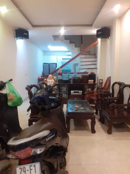 Bán nhà 5 tầng mặt ngõ 215 Trần Quốc Hoàn diện tích 45m2 mt 4m giá 8 tỷ Lh 0386380199