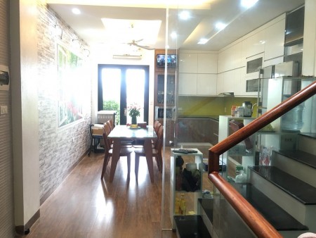 Phố đi bộ Hoàn Kiếm mt 5m, kinh doanh thuận tiện, giá bán 3x tỷ, liên hệ 0962296916