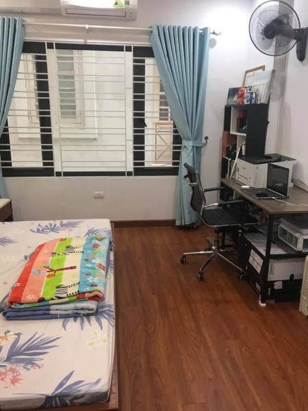 Bán nhà nguyên căn Mỹ Đình, ngõ đua xe ba gác, diện tích 38m2, 5 tầng đúc, giá 3.bé xíu tỷ