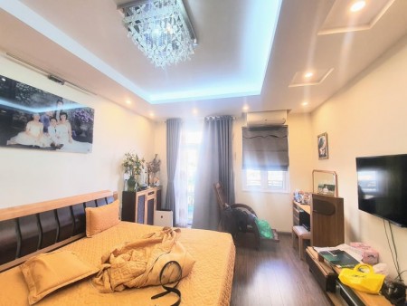 Bán nhà Nguyễn Xiển full nội thất diện tích sử dụng 32m2, giá bán 2.8 tỷ, liên hệ 069993134