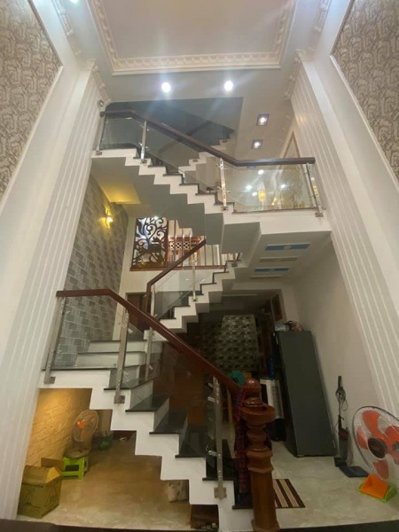Bán nhà nguyên căn Lê Đức Thọ, hẻm xe hơi 2 xẹt diện tích 54m2, 5 tầng giá bán chỉ 6,2 yỷ