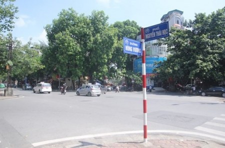 Đẹp nhất phố lô góc, 2 mặt phố Nguyễn Thái Học dt 245m2, cấp 4, mt 7,3m, giá bán 88.6 tỷ