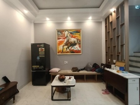 Chính chủ hạ chào 150 triệu bán nhanh nhà Phú Viên, 5 tầng, mt 6.5m, giá bán 3.1 tỷ, sổ sẵn