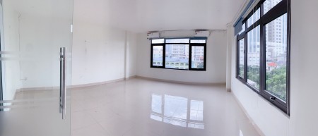 Cho thuê văn phòng, mặt bằng kinh doanh khu vực Hoàng Quốc Việt dt 35m2, giá 4 triệu/tháng