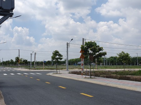 Cần bán gấp lô đất mặt tiền 42m Tại Long Nguyên Bình Dương, giá bán 750 triệu, thương lượng