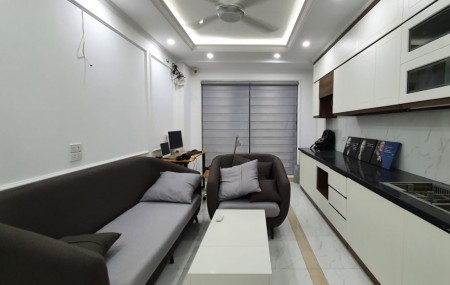 Bán nhà Nam Từ Liêm ô tô, đẹp mới nội thất, đt 40m2, 6m, mặt tiền rộng, giá chỉ 6 tỷ tròn
