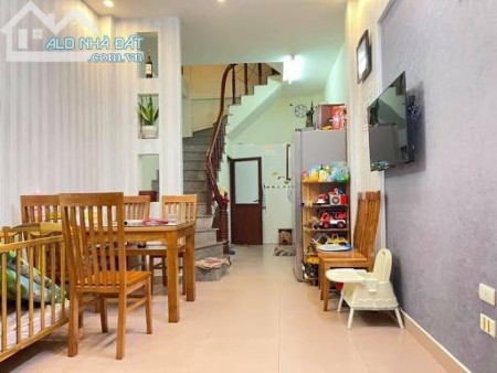 Nhà đẹp phố Quang Trung q Quang Trung quận Hà Đông 35 m 5 tầng giá chỉ nhỉnh 4tỷ