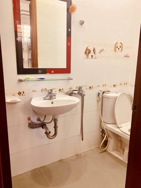Nhà đẹp Lạc Long Quân, Quận Tây Hồ, dtsd 55m2, 6 tầng đúc, mt 5m, ô tô giảm sốc