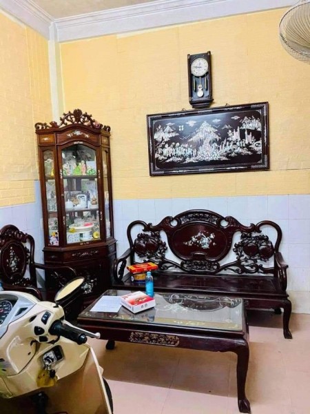Bán nhà mặt phố Khương Đình, Thanh Xuân, kinh doanh sầm uất mọi mặt hàng, 4 tầng đúc