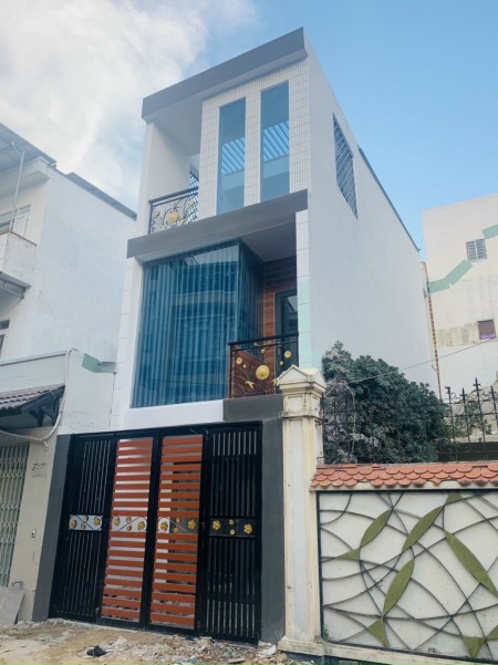 GÒ VẤP, DƯƠNG QUẢNG HÀM, BÁN NHÀ VỊ TRÍ ĐẸP, TS 4x15m CN 60m2