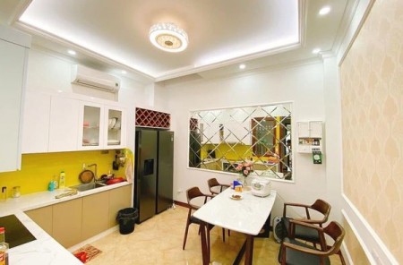 Chỉ hơn 4 tỷ khách hàng có ngay nhà đẹp tại Quận Vip Long Biên, diện tích 48m2, lhcc