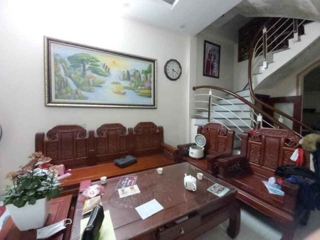 Nhà đẹp Nguyễn Văn Cừ Quận Long Biên diện tích sử dụng 60m2 đúc 4 tầng, giá bán 4.8 tỷ