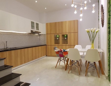 Bán nhà 5 tầng đẹp mê ly, hẻm đẹp mê hồn, dt 62m2, Quang Trung, sát chợ, giá bán 7 tỷ