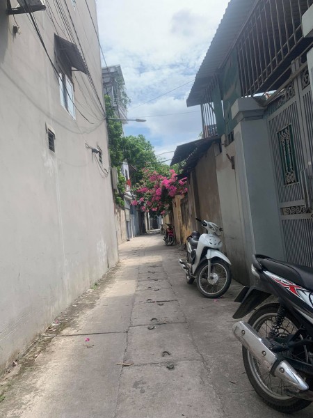 Bán nhanh 40m2 đất Đặng Xá, Gia Lâm đường 3m giá có 1.27 tỷ. LH 0983253436