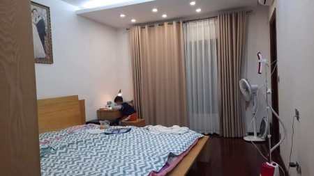 Bán nhà Phú Đô, mặt ngõ lại có sân vườn diện tích sử dụng 47m2, 5 tầng, giá bán 3.x tỷ