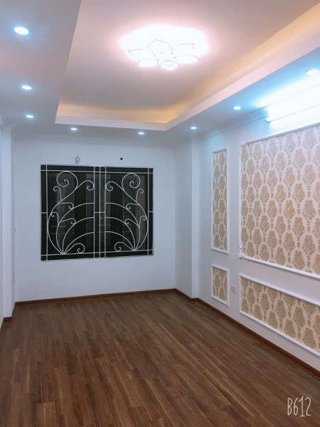 Nhà đẹp ở ngay, gần sân vận động Mỹ Đình, giá bán chỉ 2.43 tỷ, liên hệ 0988431964