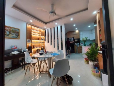 Nhà nguyên căn đẹp đúc kiên cố 5 tầng phố Tương Mai, diện tích sử dụng 40m2, giá bán 4.25 tỷ
