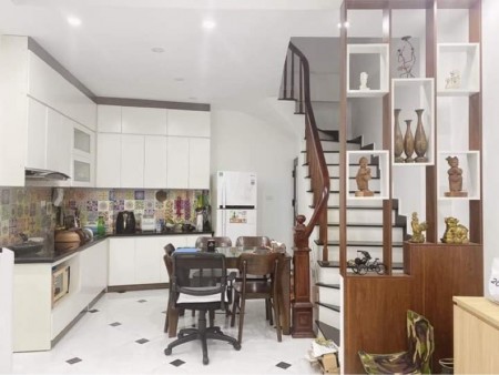 Bán Nhà Thịnh Liệt vị trí cực đẹp mặt ngõ oto tránh nhau diện tích 42m2, giá bán 3.12 tỷ