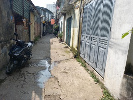 Bán nhà nguyên căn 2 Tầng Tân Khai Lĩnh Nam Hoàng Mai giá 850 Triệu, ô tô nhỏ đỗ cửa