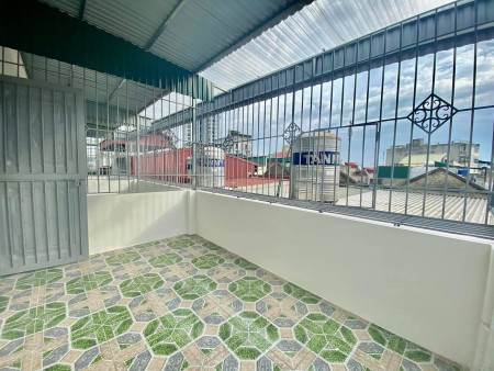Bán nhà Hoàng Mai, gần ô tô ngõ thông, còn mới, 3 phòng ngủ đủ công năng, đúc 5 tầng
