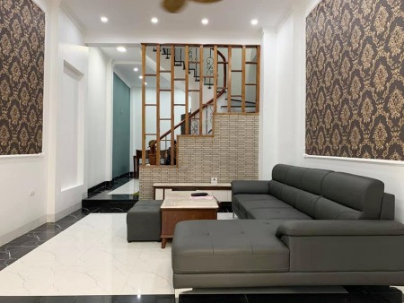 Bán nhà Phố Minh Khai oto đỗ cổng chỉ 95 triệu/m2, khu dân trí cao, hàng xóm văn minh, lhcc