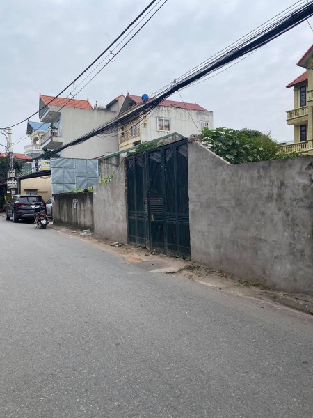 Bán gấp tổ 9 Thạch Bàn, Long Biên, diện tích 48m2, giá 2.7 tỷ, đường trước đất ô tô tránh