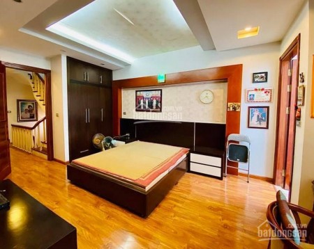 Bán nhà Nguyễn Văn Huyên, sát đường lớn, diện tích sử dụng 55m2, giá bán 5.1 tỷ, lhcc