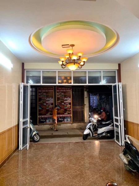 Bán nhà ngõ 155 đường Cầu Giấy giá rẻ diện tích 98m2, 3 tầng, mt 5.6m giá bán 9.5 tỷ