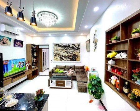 Bán nhà Thuỵ Khuê, gia chủ nhiều lộc, con cái định cư nước ngoài, dt 40m2, giá bán 3.9 tỷ