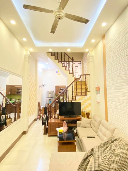 Bán nhà Kim Ngưu kinh doanh tốt, diện tích 50,5m2, giá chào chỉ 4,8 tỷ