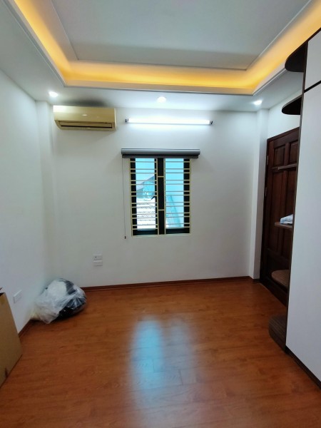 Cần bán nhà riêng Văn Chương, Tôn Đức Thắng, Đống Đa, dt 34m2, 5 tầng kiên cố, giá bán 3.35 tỷ