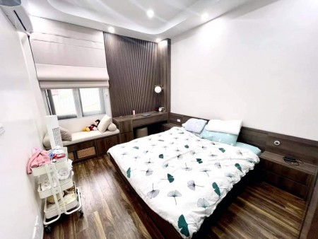 Bán nhà mới cực đẹp phố Tân Mai hiếm ô tô 10m, full nội thất, dt 39m2, giá 3.45 tỷ, lh 0833736563