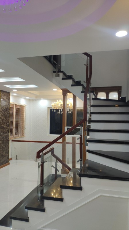 Bán nhà nguyên căn lô góc đường Lê Văn Thọ, diện tích 50m2, 5 tầng, giá cực rẻ, lhcc