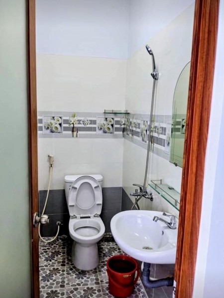 Bán nhà nguyên căn hẻm thông kinh doanh dt 36m2, phường 5, Thích Quảng Đức 3 tầng, giá 3.5 tỷ