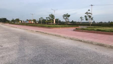 Đất nền đấu giá ven biển trục đường đôi 40m Hải Tiến, liên hệ 0977763535, sổ sẵn
