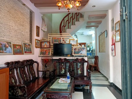 Siêu phẩm Nam Dư cạnh chợ kinh doanh ngõ ô tô tải, diện tích 42m2, đúc 5 tầng kiên cố