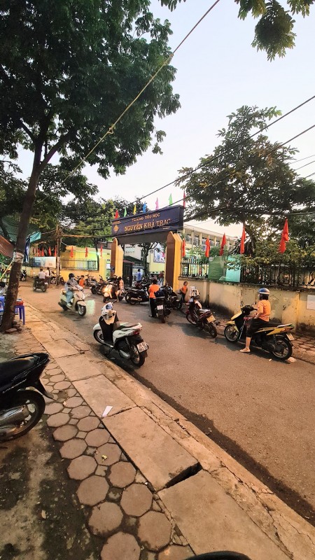 Bán nhà cực hiếm nhỉnh 1.3 tỷ, có nhà ở Mai Dịch, dt 16/45m, tầng 1, mt 5m, lh 0975513371