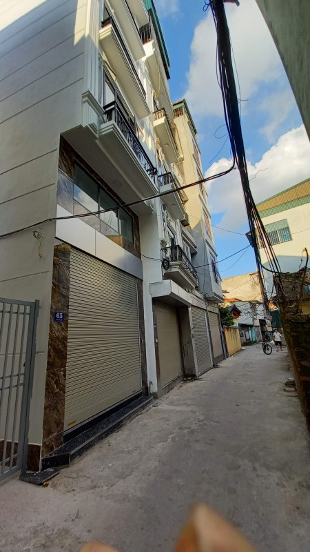 Bán Thanh Trì diện tích sử dụng 36m2, đúc kiên cố 5 tầng, giá bán 1,8 tỷ, miễn trung gian