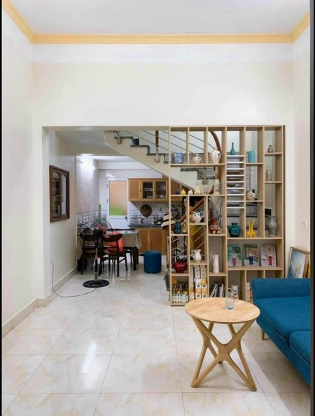 Nhà chính chủ cần bán Trương Công Giai, Cầu Giấy, xe ba gác tránh xe máy, gần công viên 50 m2 ,5 tỷ