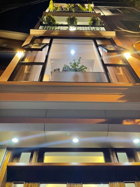 Chính chủ bán nhà Ngọc Thụy, Long Biên, diện tích 58m2, 5 tầng, ô tô vào nhà giá bán 5.5 tỷ