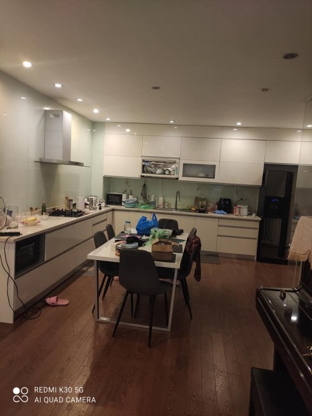 Bán nhà Võng Thị, Tây Hồ, 6 tầng, gara oto, diện tích sử dụng 50m2, giá rất hợp lí