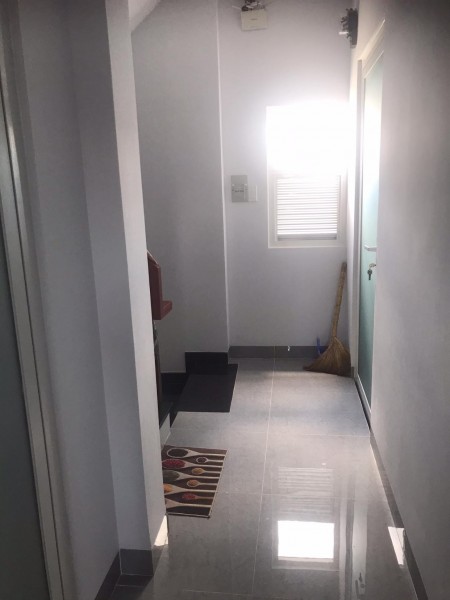 Nhà Lạc Long Quân, Tân Bình diện tích sử dụng 50m2, 4 tầng, 7 phòng, giá 5,7 tỷ 901218895