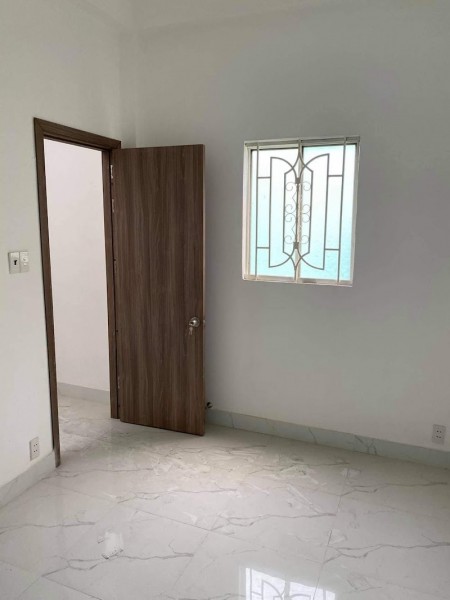 Bán nhà hẻm xe hơi đường 3 Tháng 2, Quận 10, DT: 4,3x8m, 1 trệt 3 lầu