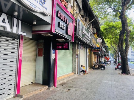 Bán nhà Mặt phố Nguyễn Văn Cừ, Cửa hàng đẹp, giảm hơn 2 tỷ còn 15.9 tỷ.