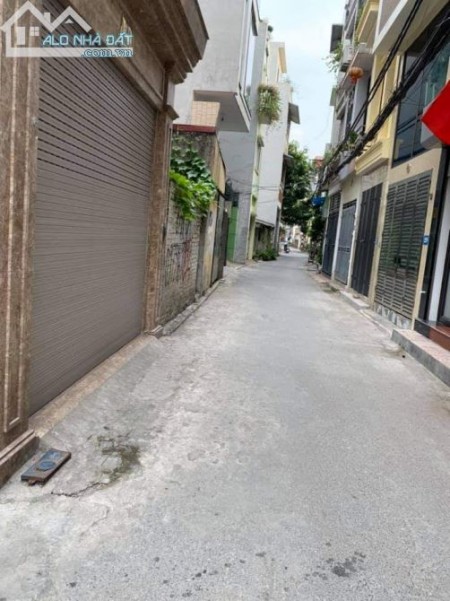Bán lô góc thửa đất đẹp, vị trí đắc địa, gần phố giá 49 triệu/m2, pháp lý chuẩn, sổ đỏ cất két