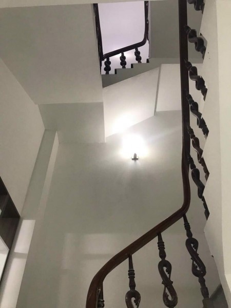 Bán nhà đẹp long lanh phố Trương Định thoáng sáng, diện tích 37m2, giá bán 2.65 tỷ, lhcc