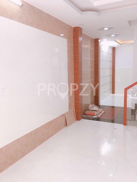 Nhà nguyên căn còn mới hẻm xe hơi rộng rãi bê tông cốt thép 4 tấm, giá chỉ 6.9 tỷ, lhcc