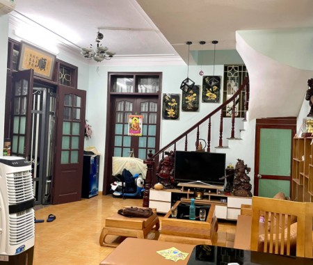 Bán nhà phố Nam Từ Liêm, lô góc dt 46m2, 4 tầng kiên cố, mặt tiền rộng, nhỉnh 3 tỷ