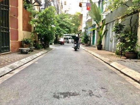 Bán nhà nguyên căn dt 86m2, ngõ 268 Ngọc Thuỵ ô tô tránh, view hồ giá bán 6.2 tỷ, lh 0818962345