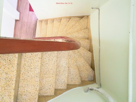 Cần bán nhà Minh Khai diện tích sử dụng 33m2 đúc kiên cố 4 tầng, giá bán rẻ 2.6 tỷ